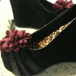 Bettie Page black platform wedge sequin feather
